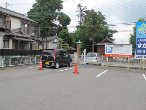 神社外から望む燈明台