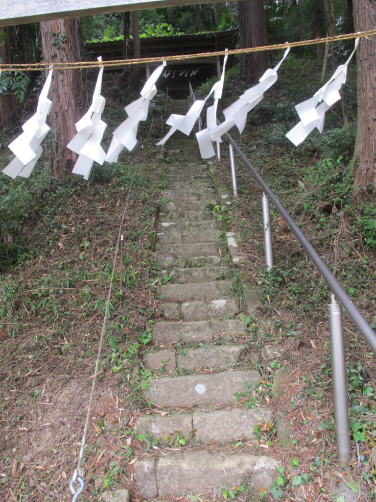 白鳥神社石段